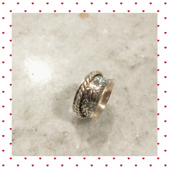Hand Crafted Jewelry - ❤️ Spinner ring